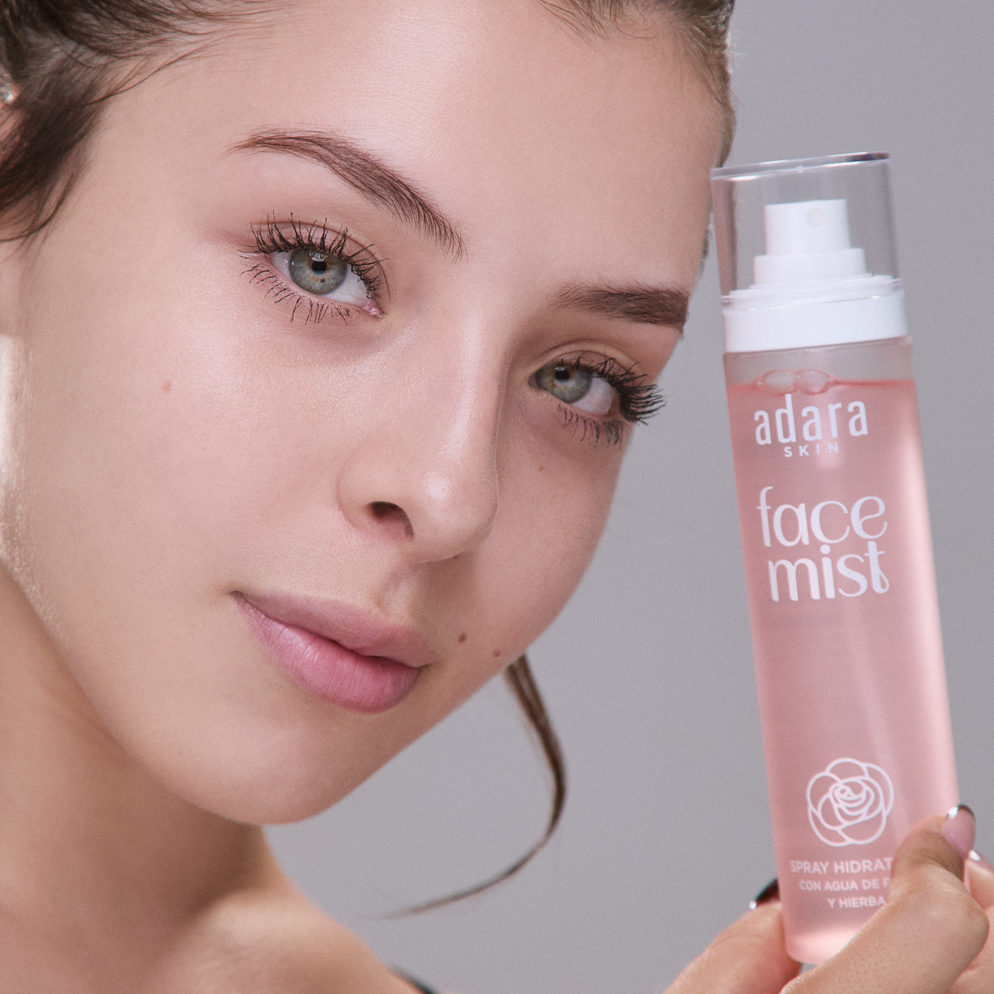 Spray Hidratante con agua de Rosas y Hierbas Adara Cosméticos