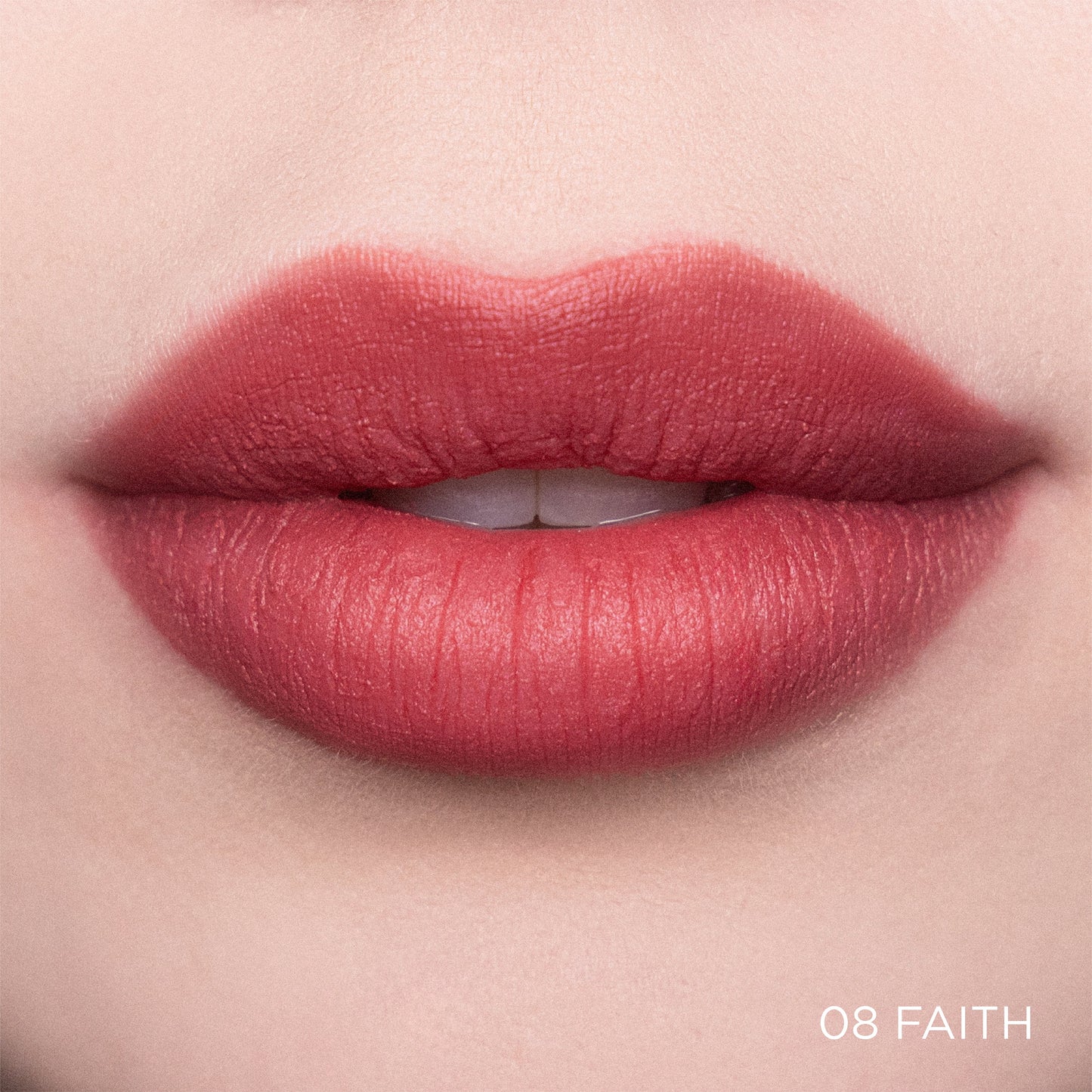 Labial liquido Velvet Lips Matte Adara CosmeticosVELVET LIPS