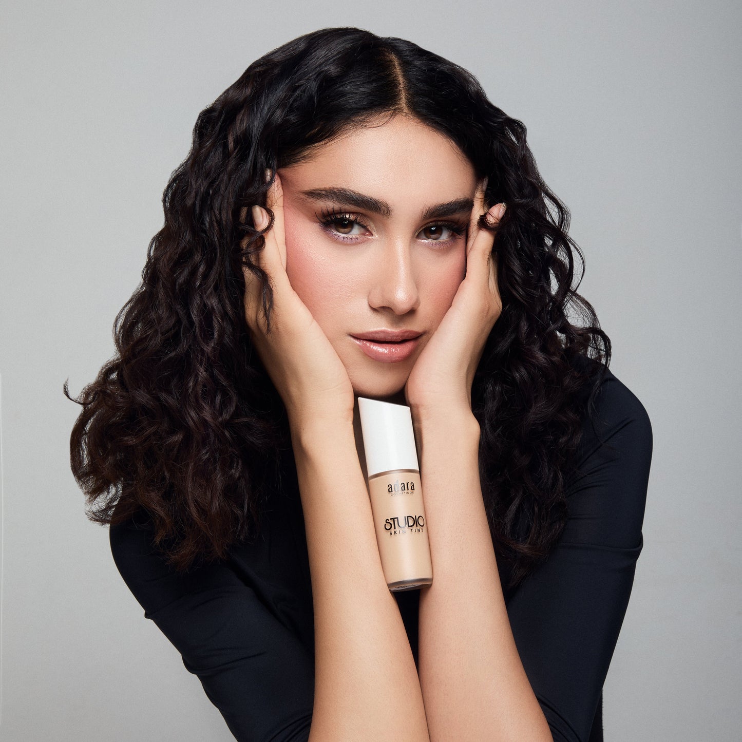 Maquillaje Studio Skin Tint Adara Cosmeticos