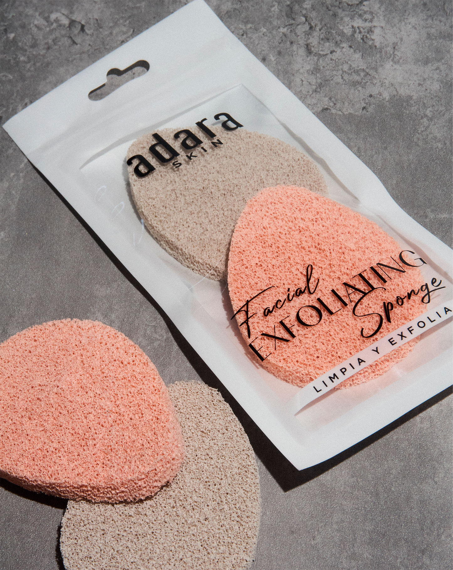 Esponja exfoliadora para rostro Adara Cosmeticos