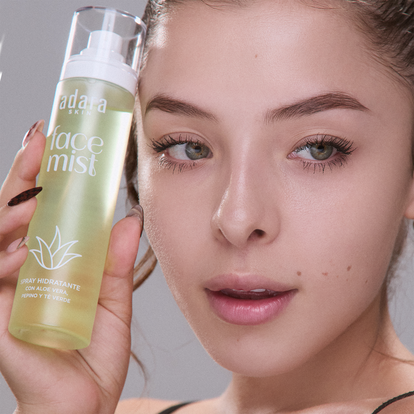 Spray Hidratante con Aloe Vera, Pepino y Té Verde Adara Cosmeticos