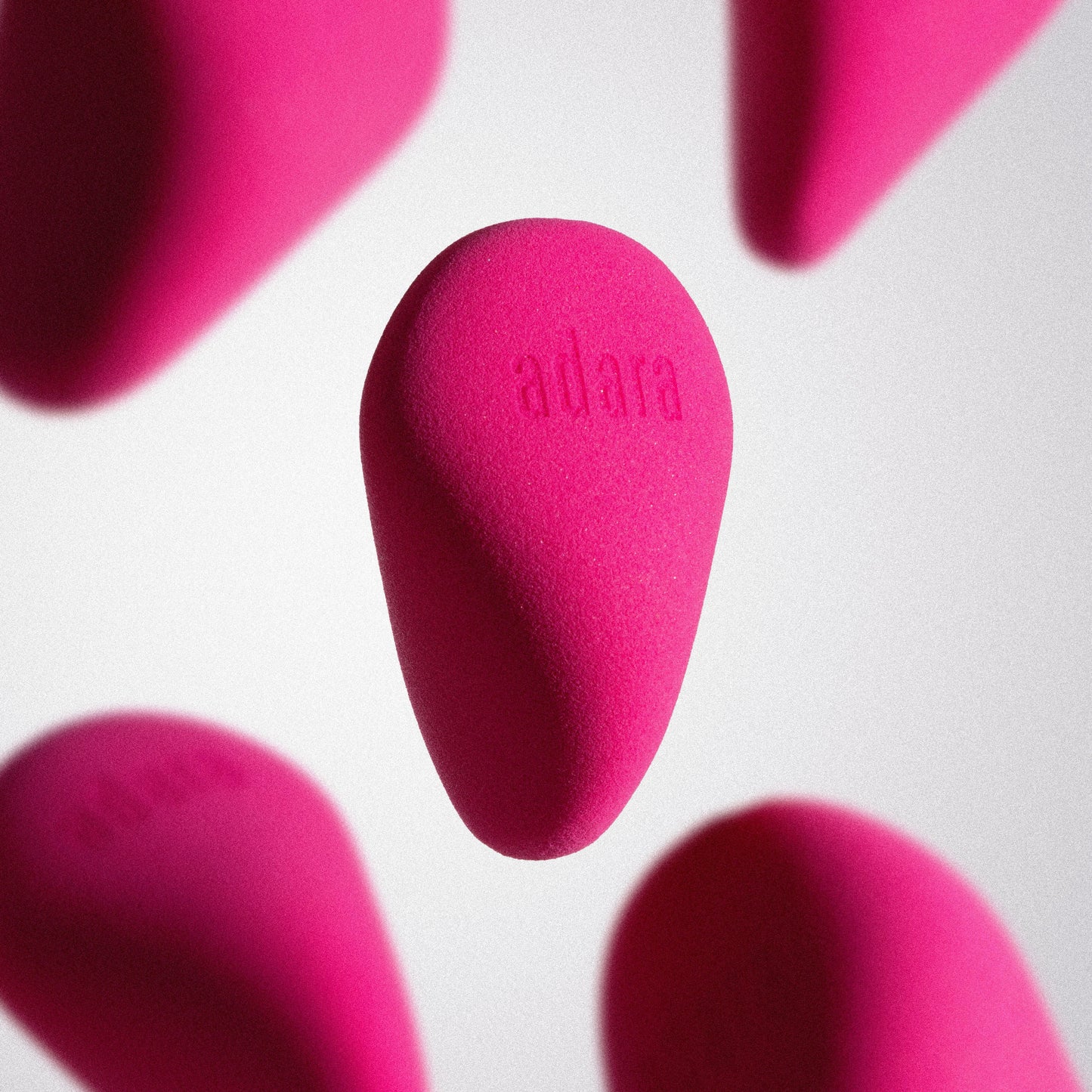 Esponja Difuminadora Fucsia Adara Cosmeticos